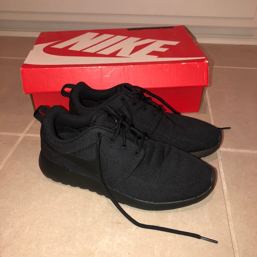NIKE roshe one